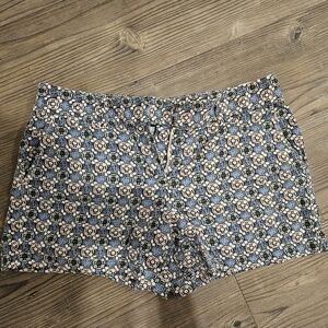 Anne Taylor Loft blue floral patterned linen/cotton shorts